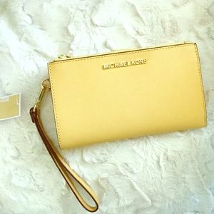 Michael Kors Jet Set Travel Double Zip Wallet